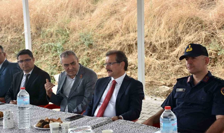 Salihli'de kırsal mahalle ziyaretinde çözüm odaklı adımlar