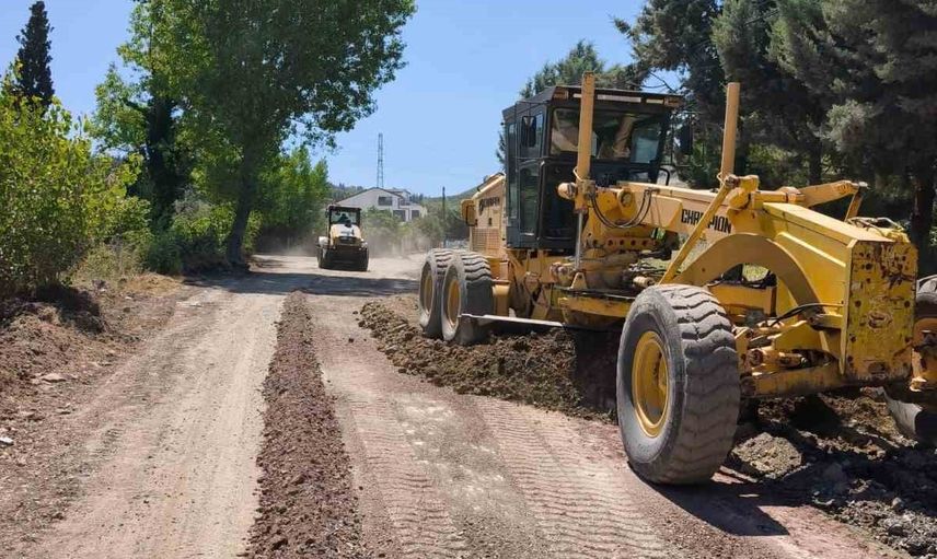 Karamürsel Dereköy'de arıtma tesisi yolunda kapsamlı üstyapı çalışması tamamlandı