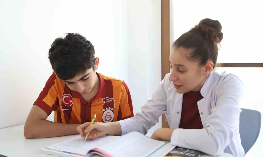 Eski Malatya eğitim merkezi 450 öğrenciye ücretsiz sınav ve ders desteği sağlıyor