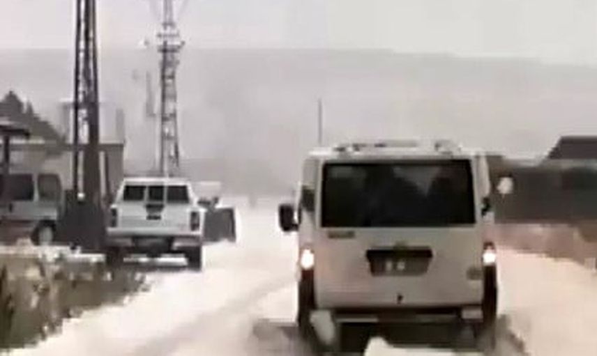 Gaziantep'te dolu tarım arazilerini kapladı, sağanak sokakları ve evleri etkiledi