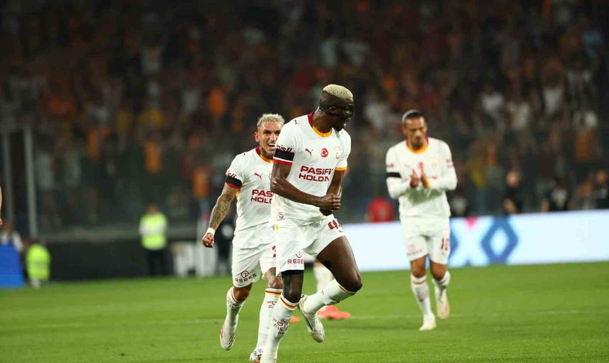 Osimhen Başakşehir'de ilk yarıda fileleri havalandırdı, bu sezon 6'ya çıktı