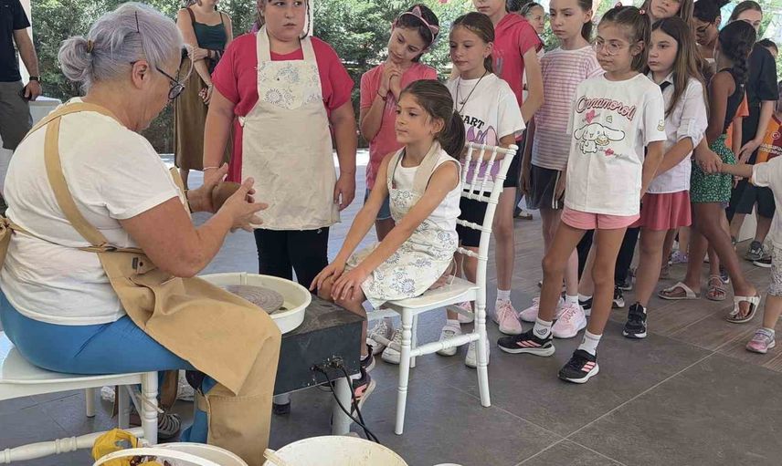 Minik eller toprakla buluştu: çömlekçi tornasında ilk deneyim