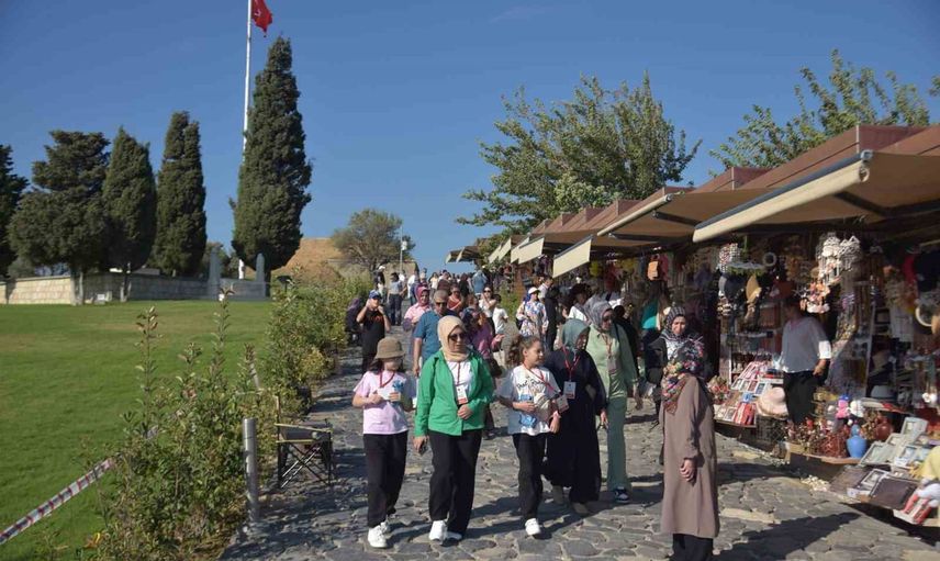 Zafer bayramında anlamlı buluşma: yüzlerce Bilecikli Çanakkale'yi gezdi