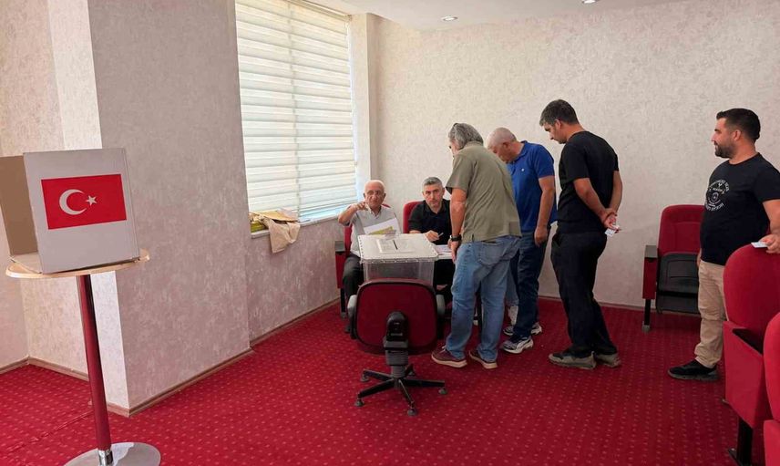 Adıyaman veteriner hekimleri odasında birlik vurgusuyla Orhan Öztürk yeniden başkan seçildi