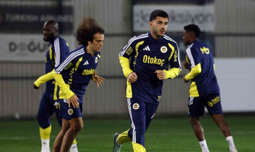 Fenerbahçe derbi provasında taktik ve bireysel çalışmaları tamamladı: Galatasaray maçı için kampa girildi