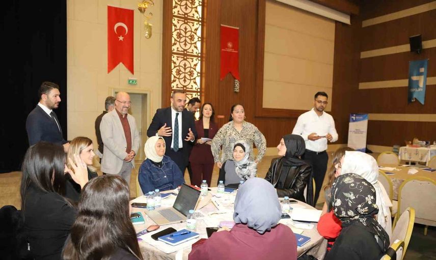Gençlerin sesine kulak veren masa: Konya'da üniversite ve iş dünyası buluştu