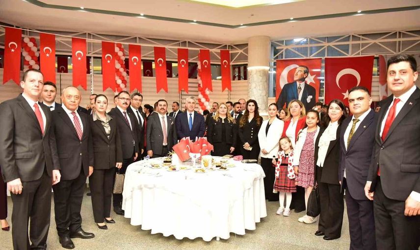 Aydın’da cumhuriyet resepsiyonu: valinin ev sahipliğinde 103. yıl coşkusu