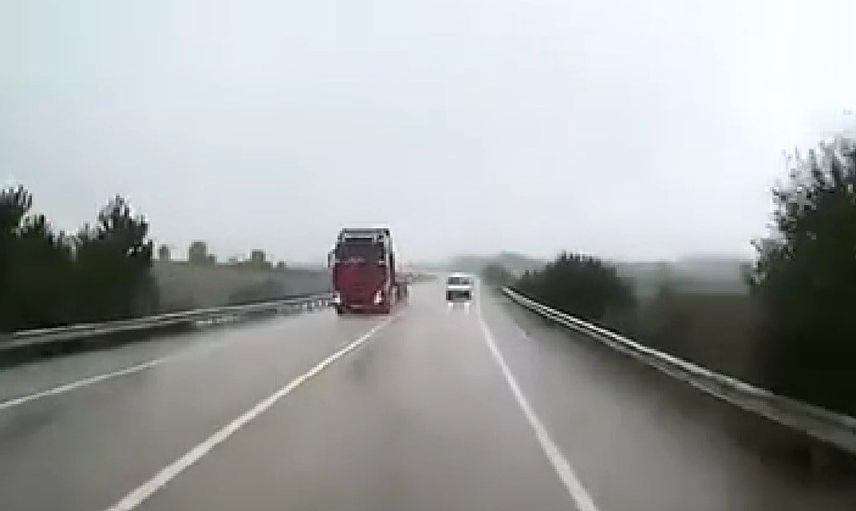 Son anda önlenen kaza: Karabük yollarında hatalı sollama ve ters yön