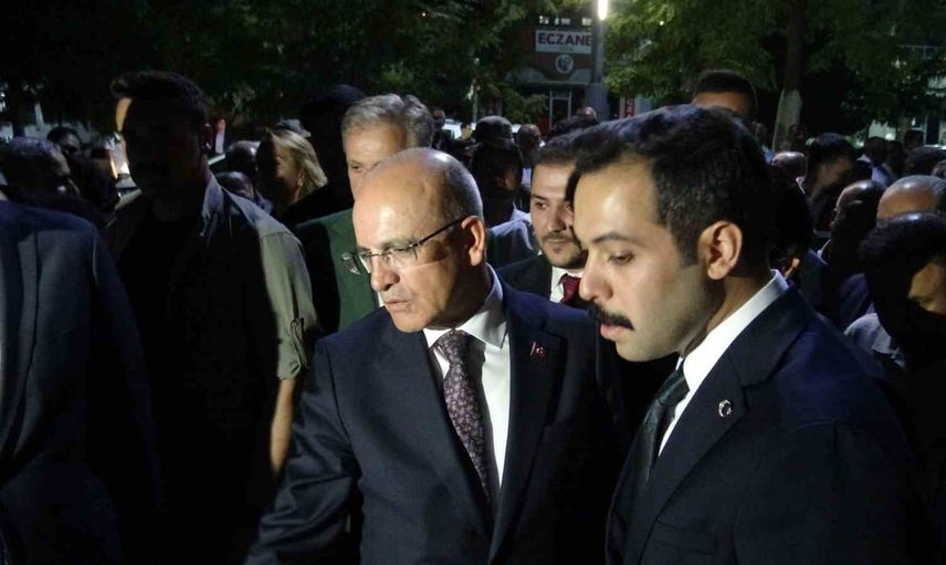 Gercüş'ün yeni yüzü: kent meydanı, millet bahçesi ve sokak sağlıklaştırması açıldı