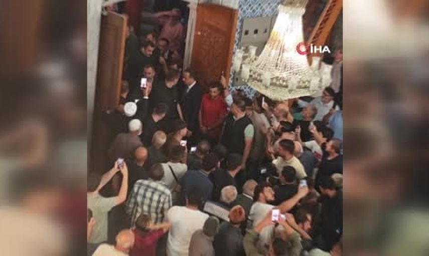 Erdoğan Rize'de cuma buluşması: cami çıkışında vatandaşlarla sohbet