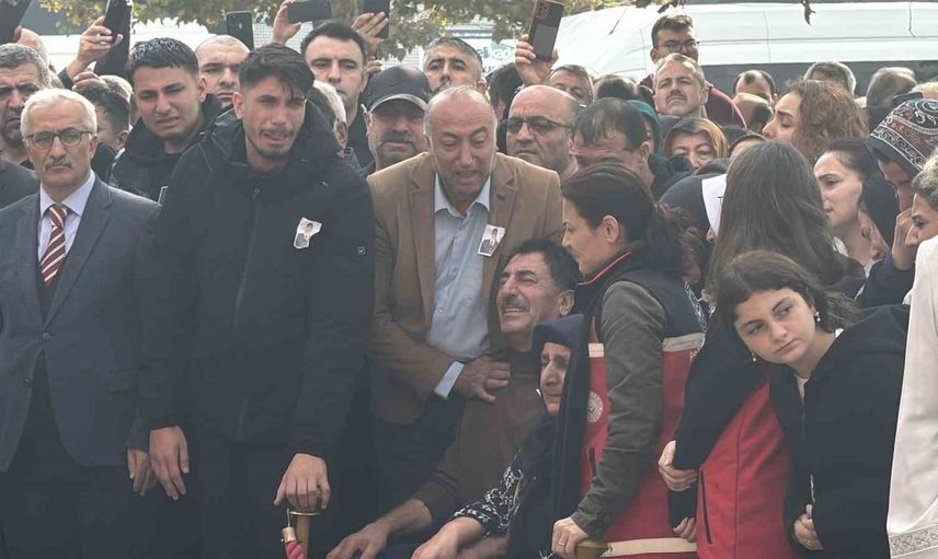 Gece nöbetinde kalp krizi geçiren uzman çavuş Oğuzcan Alma son yolculuğuna uğurlandı