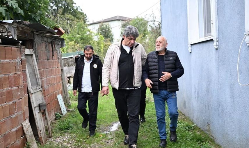 Kartepe'de dayanışma sürüyor: Kocaman hasar gören aileleri ziyaret etti