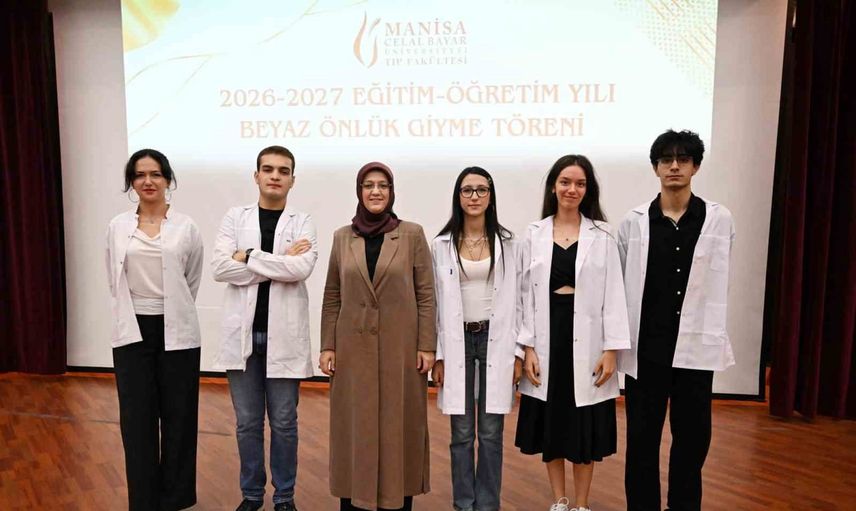 Manisa CBÜ'de beyaz önlükle mesleğe ilk adım