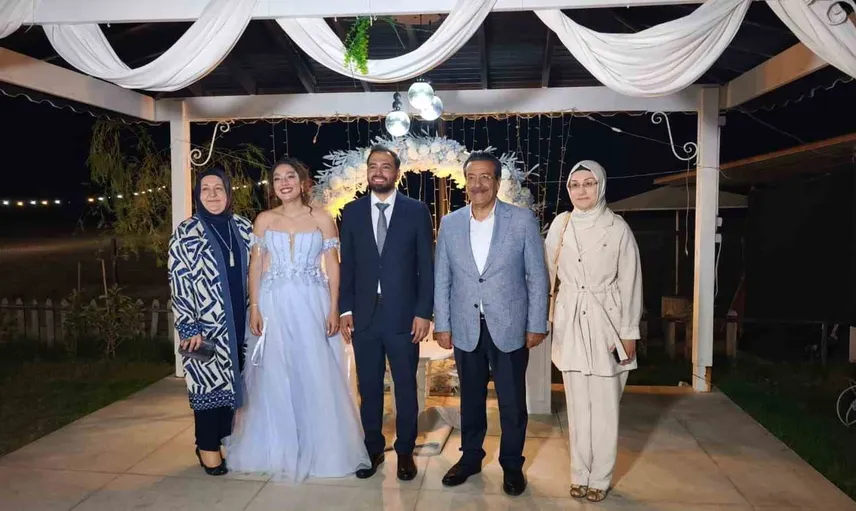 Kaymakamın elinden nişan yüzükleri Burhaniye'de çift evliliğe ilk adımı attı