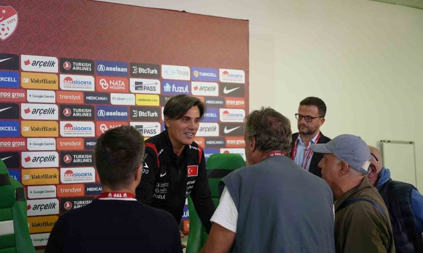 Montella'dan milli heyecan: sahaya Türkiye için atan bir kalple çıkacağım