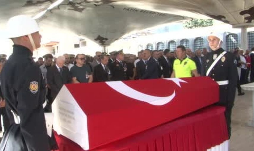 Meslektaşlarının omuzlarında uğurlandı: şehit polis memuru Mehmet Ali Topatan son yolculuğuna veda etti