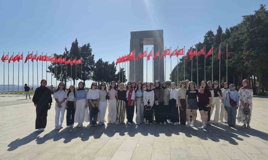 Çanakkale'de geçmişle yüzleşme: Karapınar ve Emirgazi gençleri şehitlikleri gezdi
