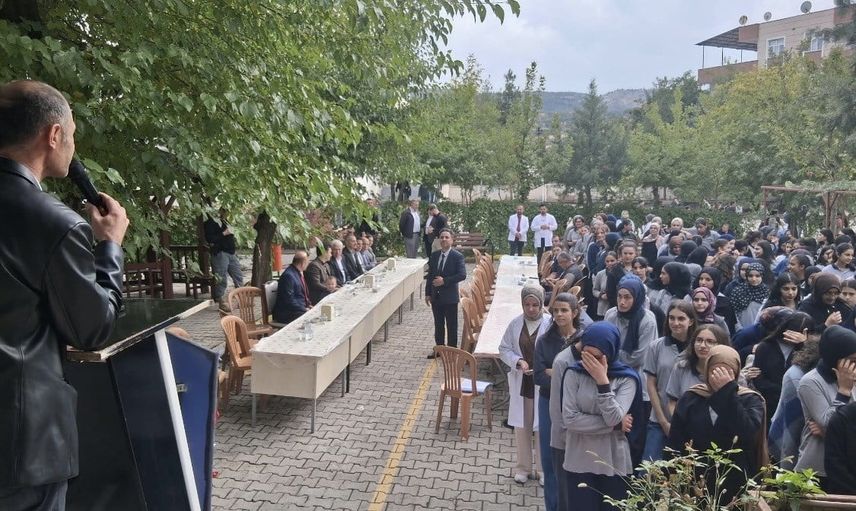 Çermik'te imam hatipli gençler aşure ile bir araya geldi