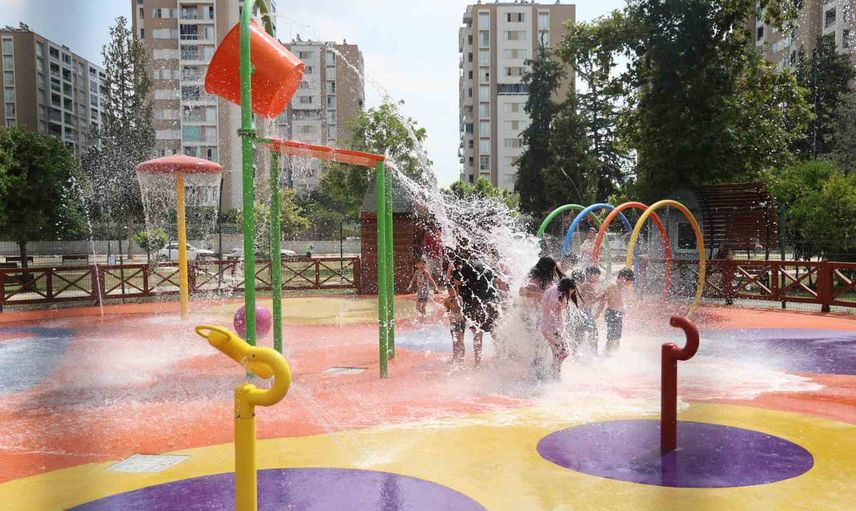 Adana'da su oyun parkları gençleri sulama kanallarından uzak tutuyor