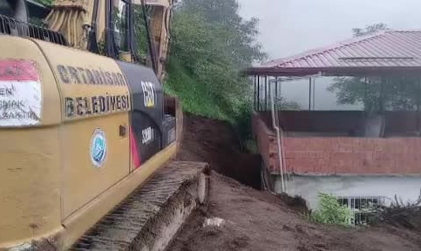 Çağlayan'da kazı sırasında toprak kaydı, bir işçi yaşamını yitirdi