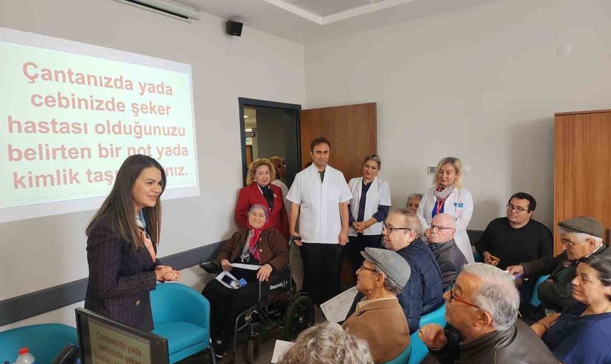 Aydın şehir hastanesinde diyabet okulu mezunları sertifikalarını aldı