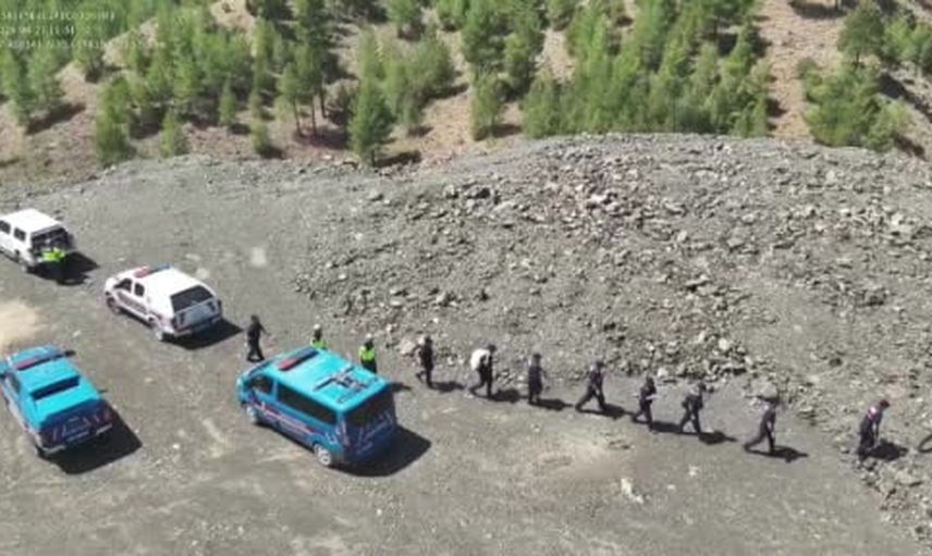 Adana'da dronla keşfedilen alanda 625 kök Hint keneviri ve 300 gram esrar bulundu