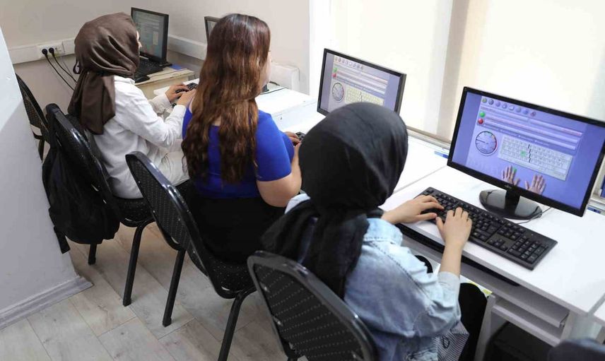 haliliye'de gençlere ücretsiz F klavye eğitimi başlattı