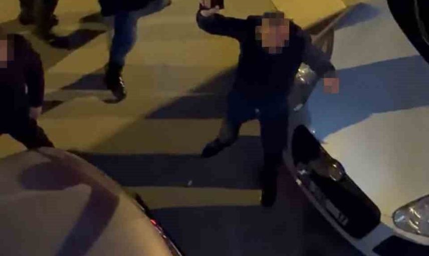 Çubuk'ta husumet yüzünden ev basımı silahlı kavgaya dönüştü