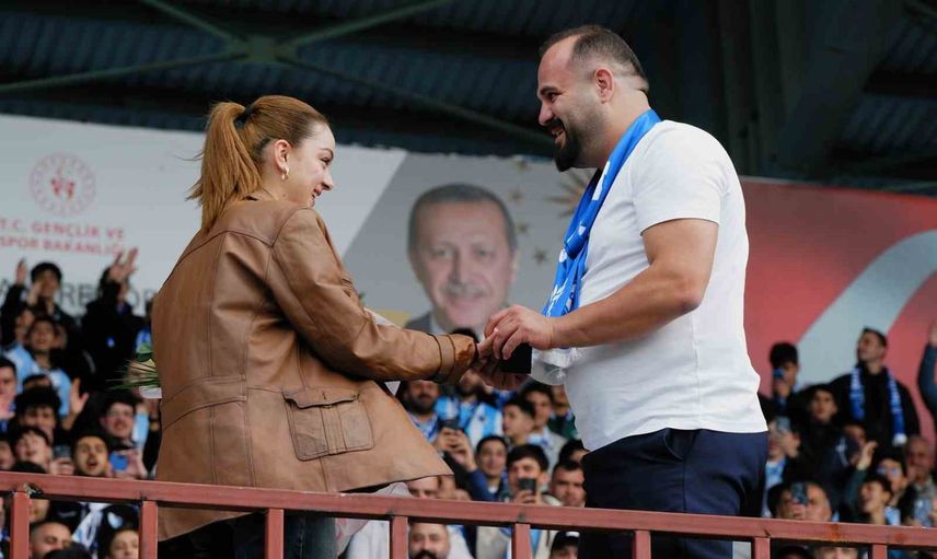 Dadaşların meşaleli kutlaması stadyum teklifinin ardından 60 ışıkla kız isteme