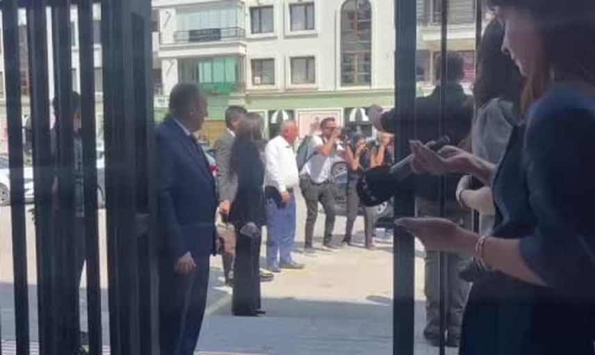 Yeni başlangıcın sorumluluğu: Özgür Özel genel merkezde ilk PM toplantısına girdi