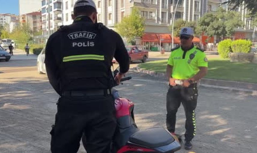 Abart egzozlu motosiklete 21 bin liralık ceza ve bir aylık men