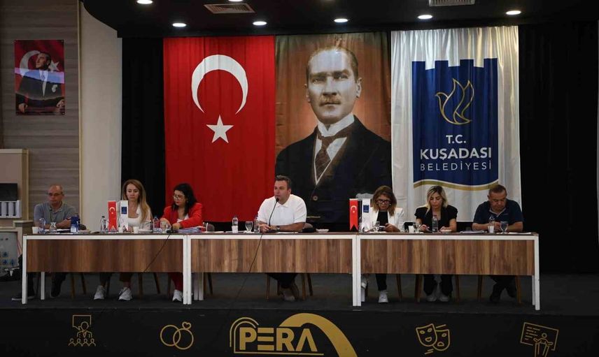 Kuşadası'nda Güvercinada ve liman dükkanlarının devrine hukuk mücadelesiyle yanıt