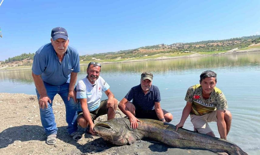 Barajda iki dev yayın: Recep Yazıcıoğlu gölünde 120 ve 85 kiloluk mücadele