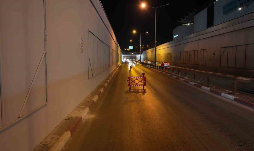 Yenilenen 100. yıl caddesi gece müdahaleleriyle kent görünümünü tazeliyor