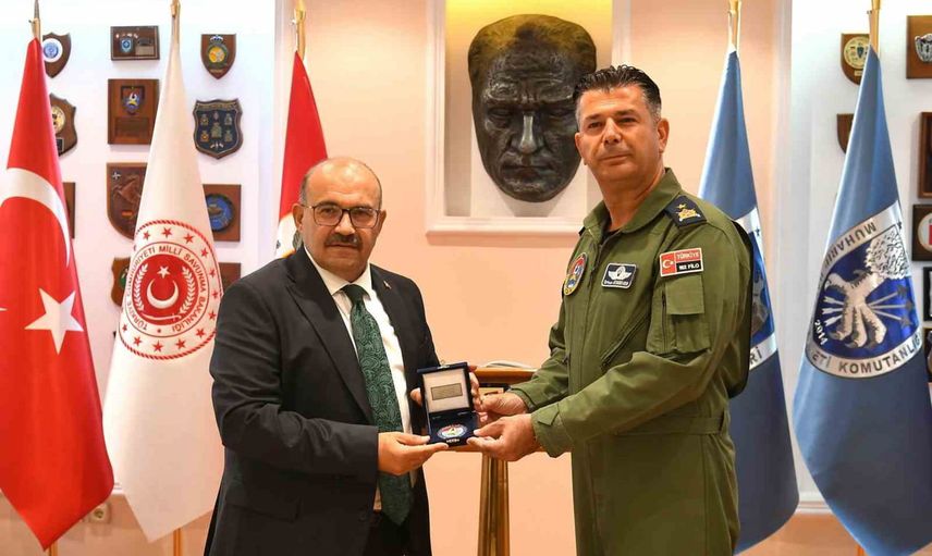 Vali Ustaoğlu Bandırma'da güvenlik ve hizmet gündemini yerinde inceledi