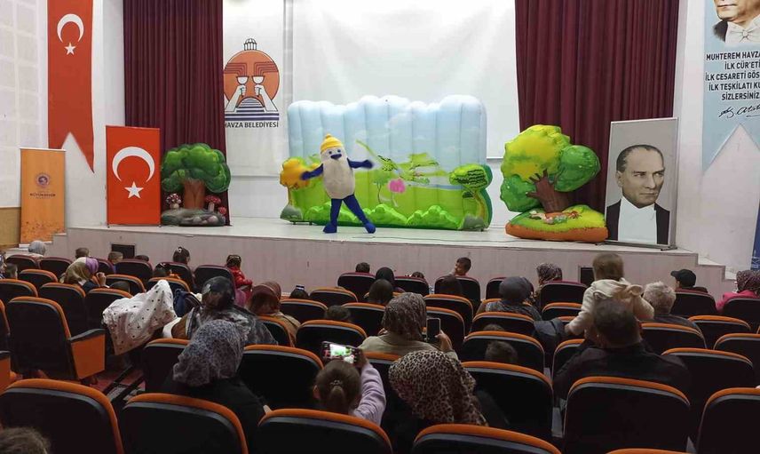 Kaptan Pengu ile Havza'da sahnede masalsı bir gün