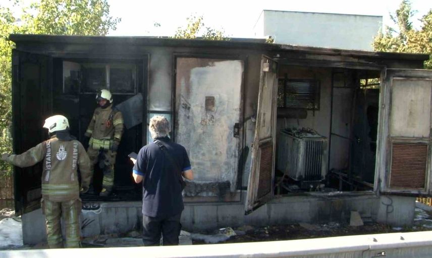 Zeytinburnu'da E-5 kara yolundaki trafo yanarak kullanılamaz hale geldi