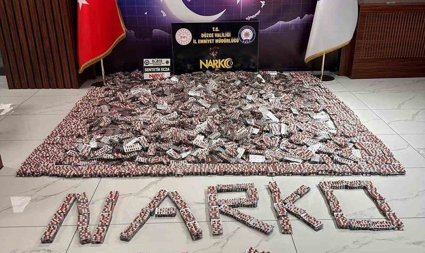 Düzce'de güzergâh denetiminde yakalandı: otobüste 88 bin 102 Lyrica hapı