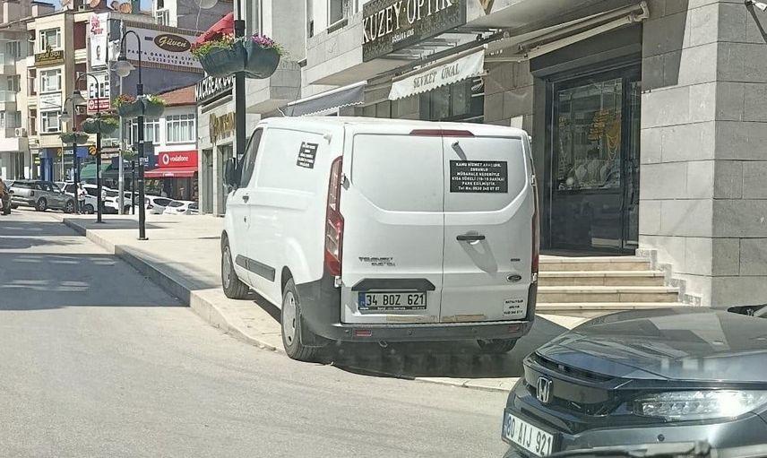 Kaldırımlar Bilecik'te yayalara dar geliyor