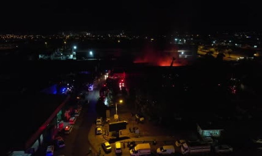 Adana halinde 15 iş yeri küle döndü: yangın söndürme çalışmaları sürüyor