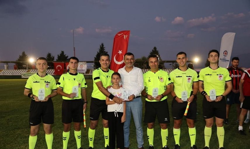Renkli finalde dostluk kazandı: Denizli Büyükşehir'de birimler arası futbol coşkusu