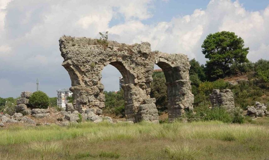 Side'nin su kemerleri zamana karşı ayakta kalma mücadelesi