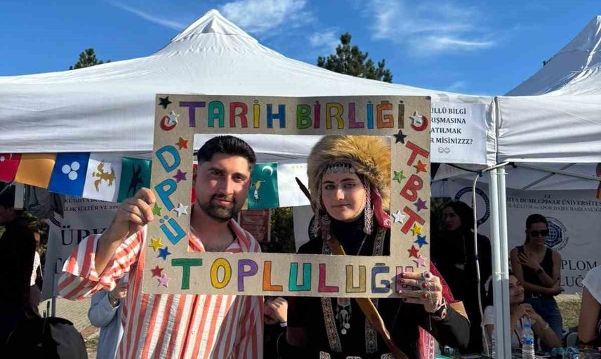 DPÜ oryantasyonunda Tarih Birliği kampüste ilgi odağı oldu
