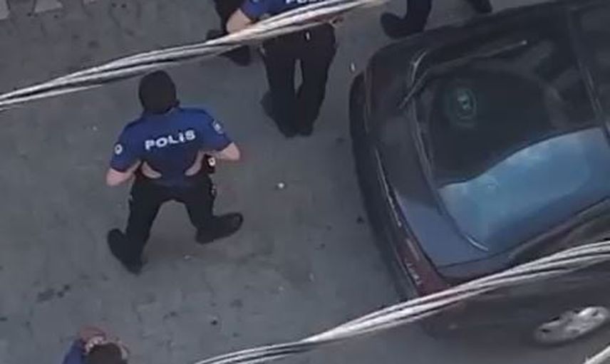 Esenyurt'ta bıçaklı tehdidin ardından araçta kilitlenme, polis müdahalesiyle gözaltı