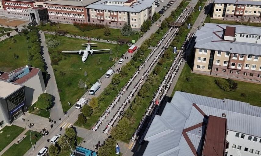 Yeni öğrenciler Erzincan'da yöresel lezzetlerle karşılandı