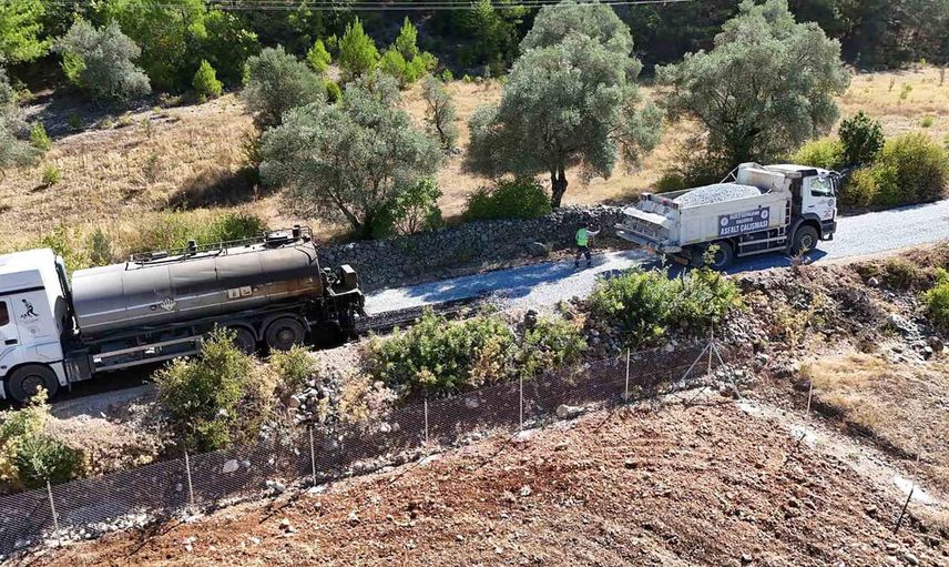 Kırsal mahallelerin bağlantısı güçlendi: Çiftlik ile Yerkesik arasındaki yeni yol tamamlandı