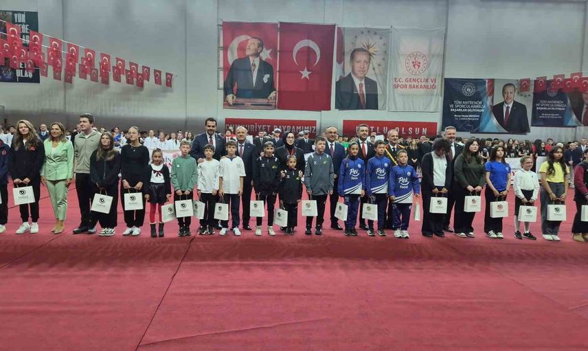 Tekirdağ’da cumhuriyet coşkusu öğrencilerin gösterileriyle taçlandı