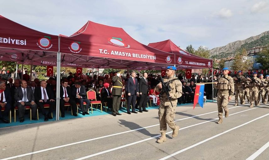Amasya sokaklarında cumhuriyet bayramı coşkusu 103. yılda da sürdü