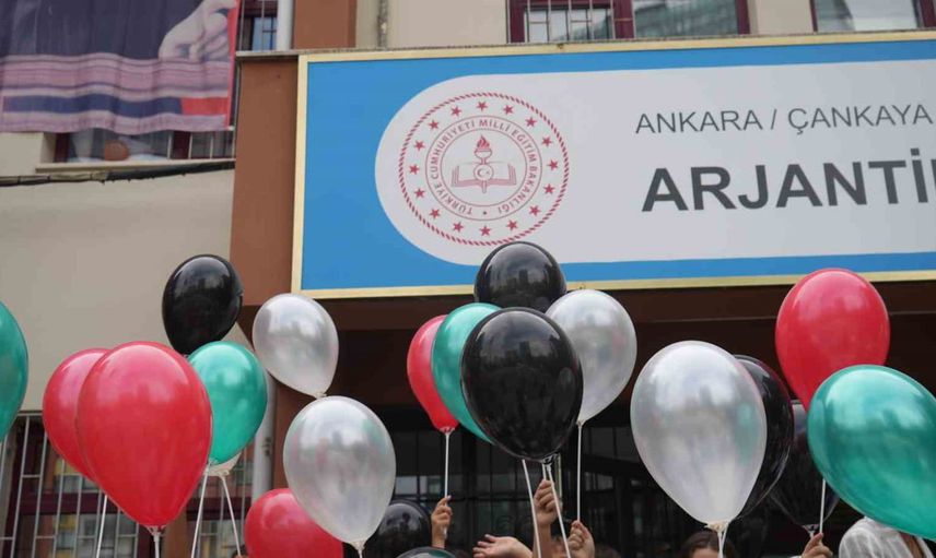 Ankara'da çocuklar için gökyüzü barış çağrısıyla doldu