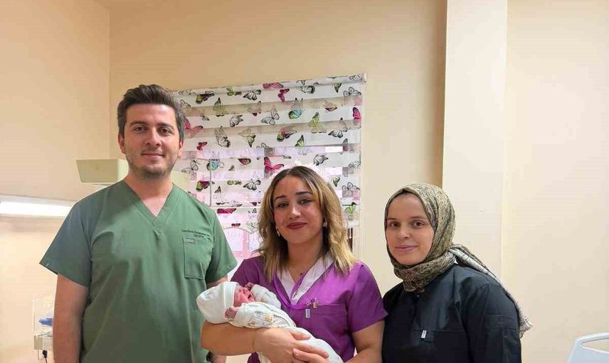 Patnos'ta sezaryenle ilk doğum yapan annenin ikinci gebeliği normal doğumla sonuçlandı
